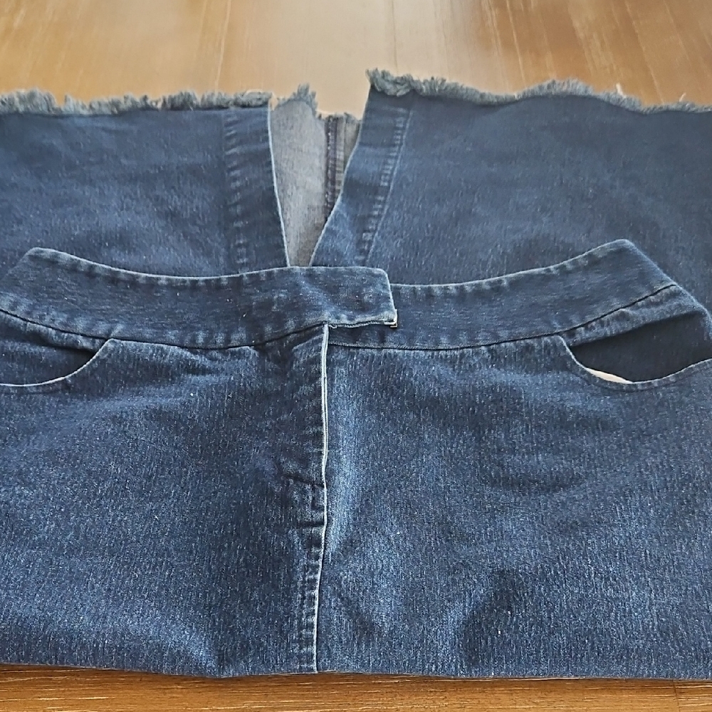 VINTAGE FILIPPA 90S  DARK BLUE DENIM SKIRT .